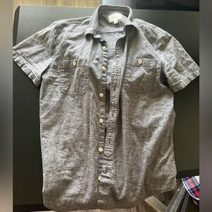 M men’s Lucky Brands button up short sleeve shirt